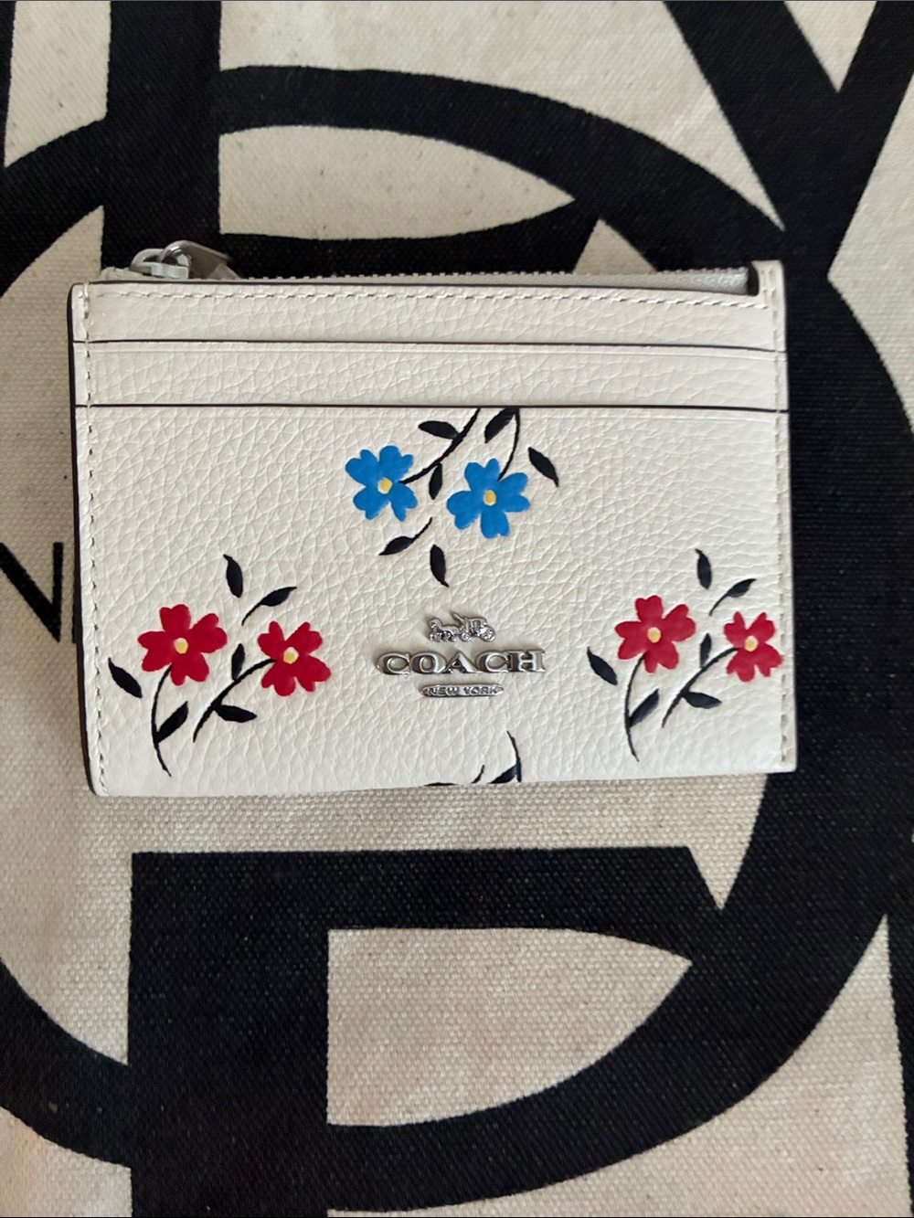 Coach White Floral Zip ID Card Wallet